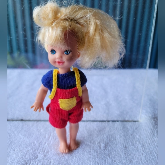 Barbie's Little  Sister Kelly - Picture 2 of 11
